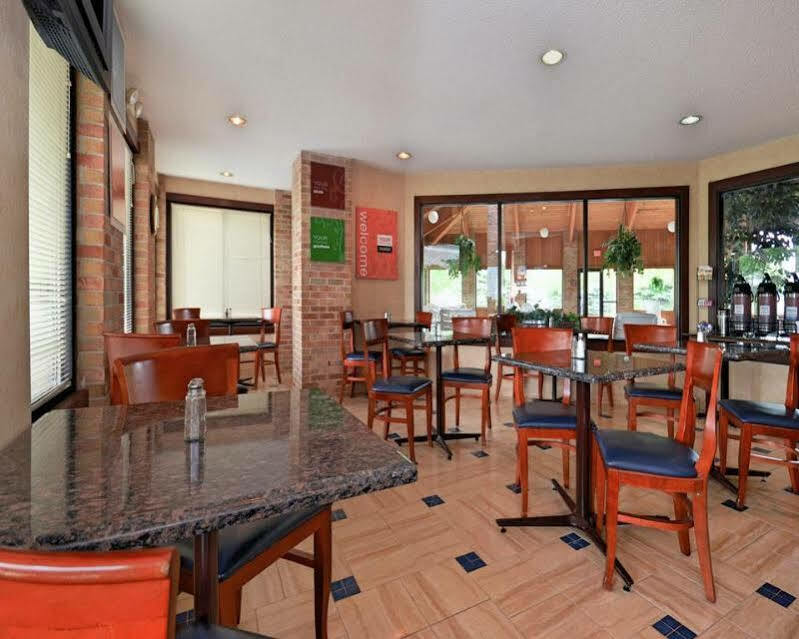Quality Inn Marshall Near I-69 Exterior foto